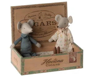 Maileg Grandma & Grandpa in Cigar Box