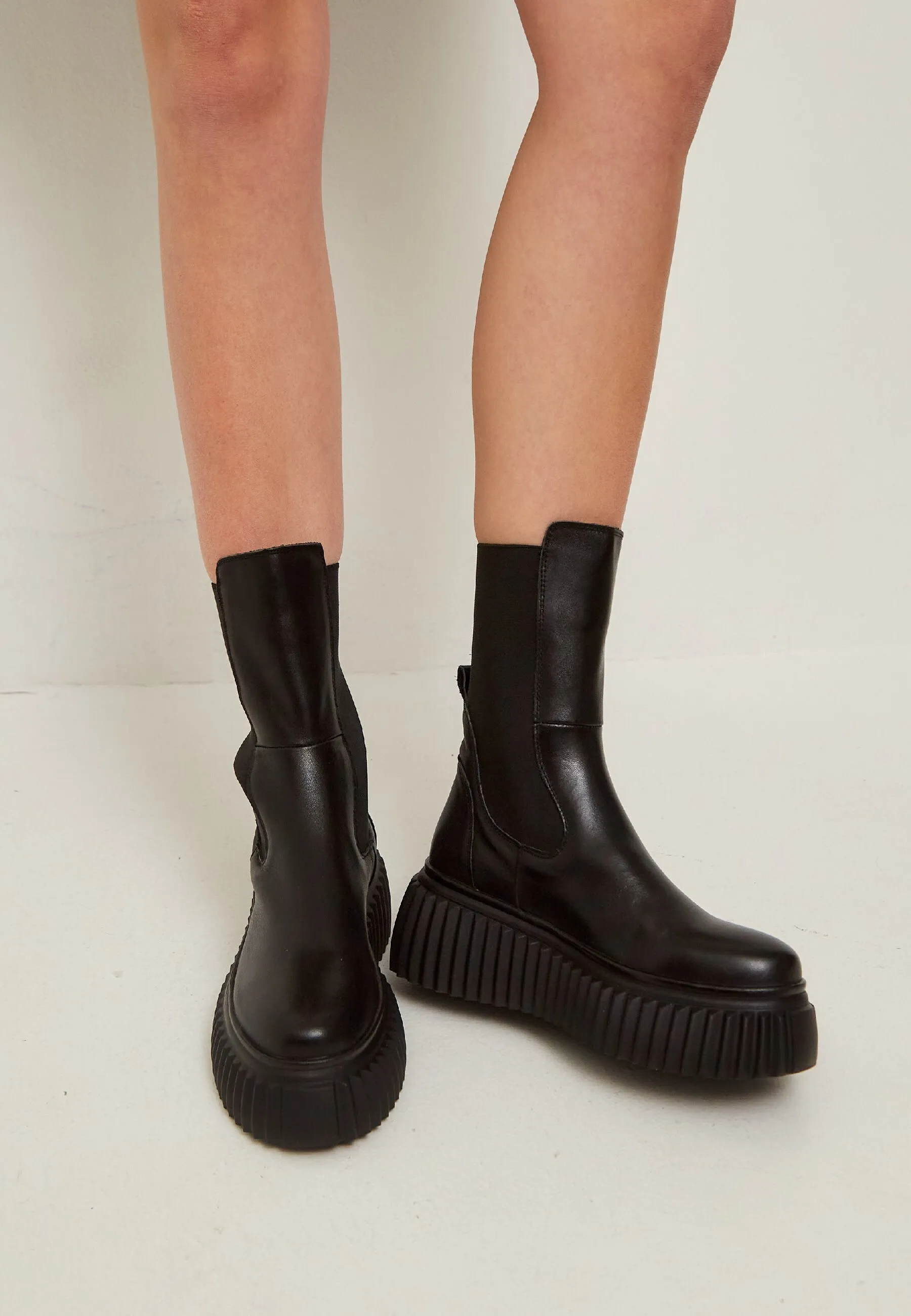 Platform Chelsea Boots with Ribbed Sole - Black